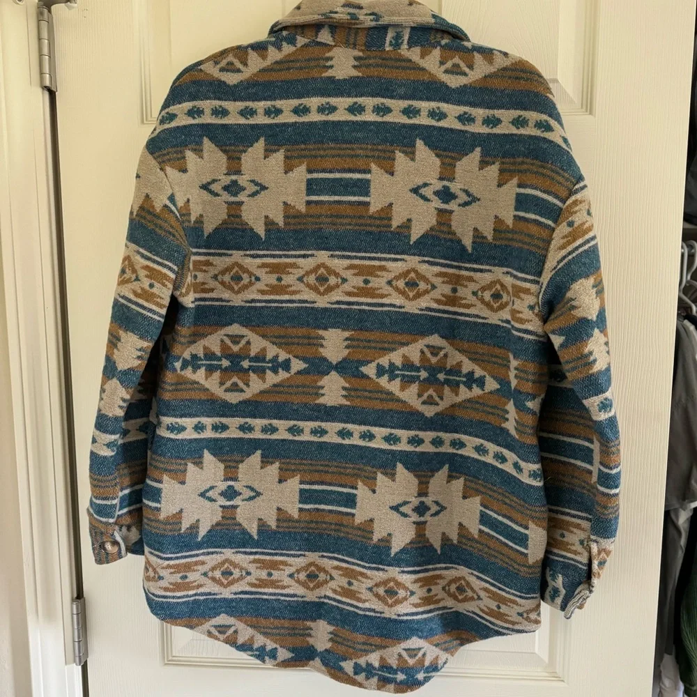 Aztec Button Up - Picture 3 of 3